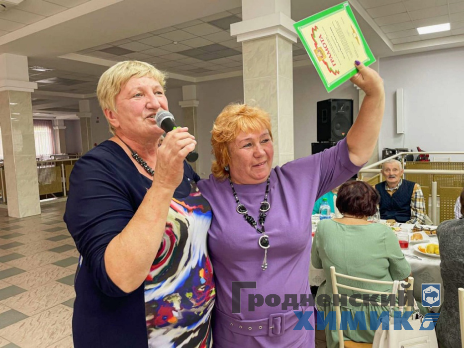 В филиале «Завод Химволокно» поздравили ветеранов труда с Международным днём пожилых людей